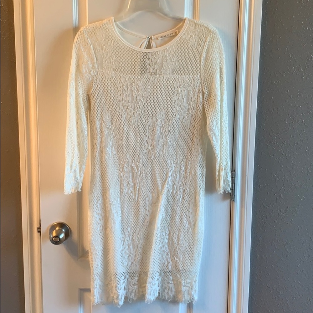 Lace 3/4 cream dress